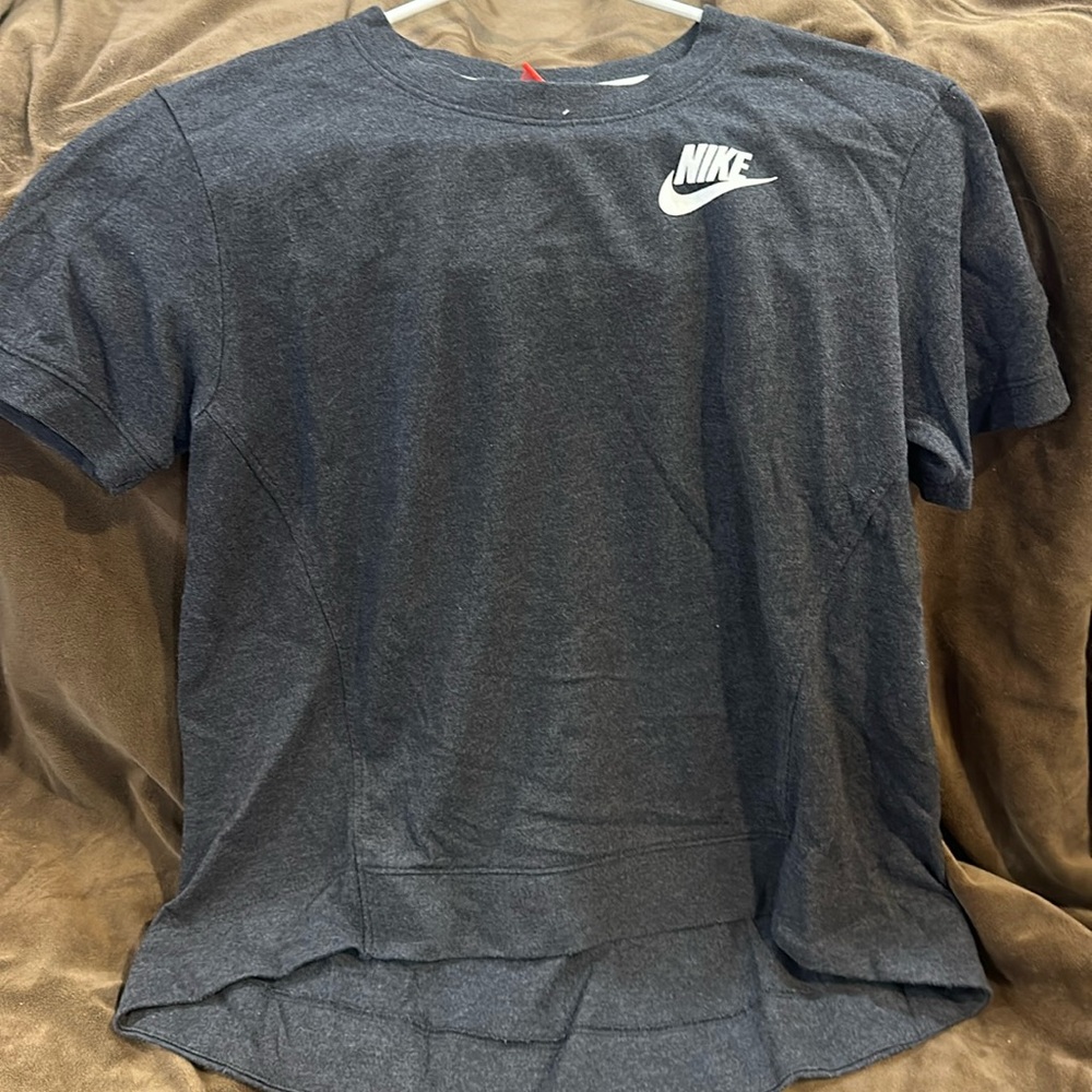 Gray Nike shirt M